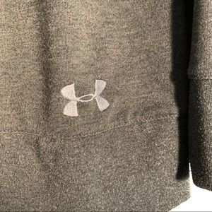 Under Armour Sweaters - UNDER ARMOUR GRAY SCOOP NECK SWEATSHIRT Under Armour Sweaters - UNDER ARMOUR GRAY SCOOP NECK SWEATSHIRT